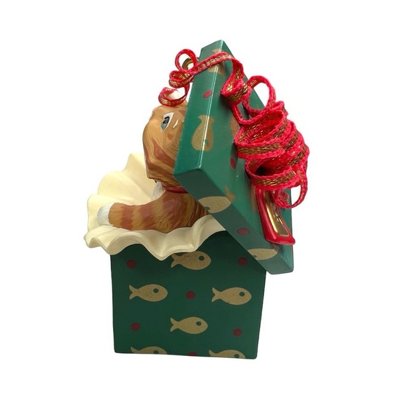 Hallmark Keepsake Ornament 2005 Mischievous Kittens Collectors Series Cat In Box - Picture 3 of 8